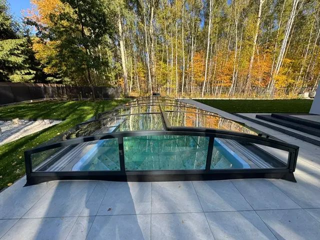 Zadaszenie basenowe z poliwęglanu niskie